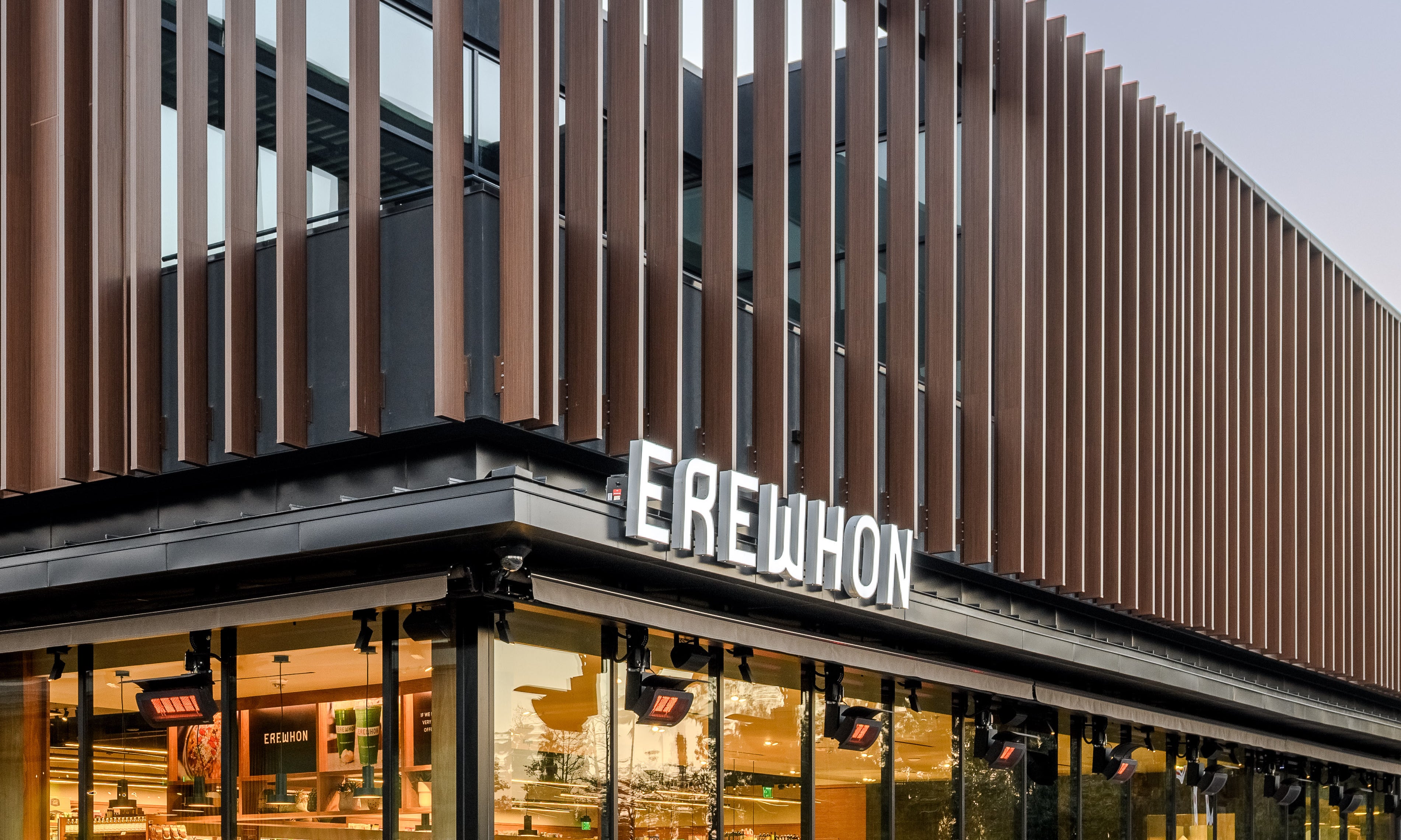 Erewhon_Studio_City1_Carlos_R
